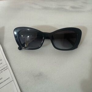 CHANEL Black Cat-Eye Sunglasses with pearl edges